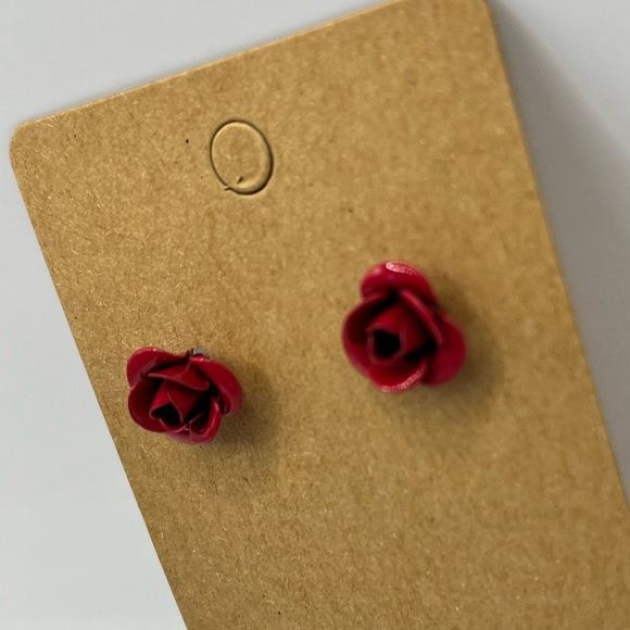 2 pairs of rose stud earrings - Picture 5 of 7